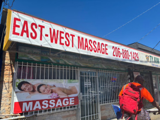 EAST WEST MASSAGE